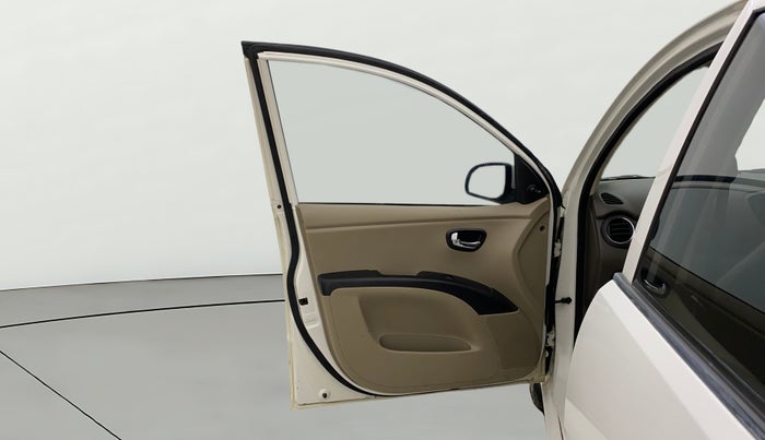 2016 Hyundai i10 SPORTZ 1.1, CNG, Manual, 1,13,611 km, LHS Front Door