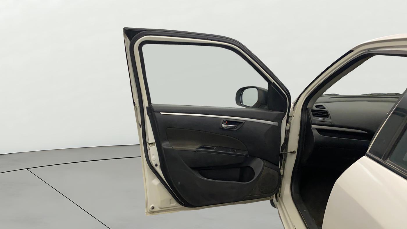 2015 Maruti Swift VXI, Petrol, Manual, 39,588 km, LHS Front Door