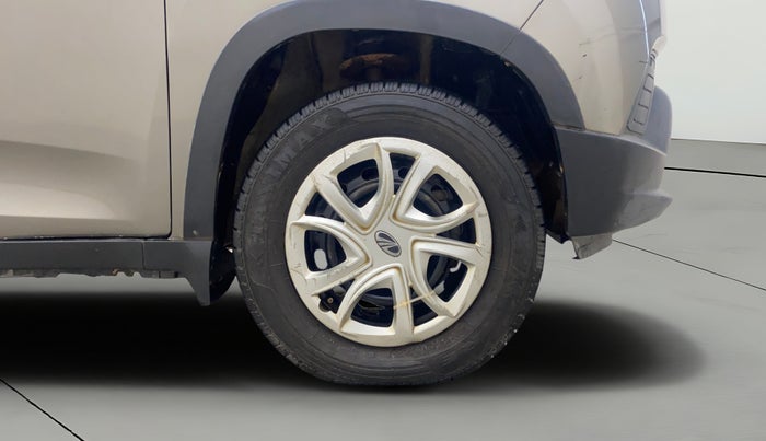 2017 Mahindra Kuv100 K4 6 STR, Petrol, Manual, 91,898 km, Right Front Wheel