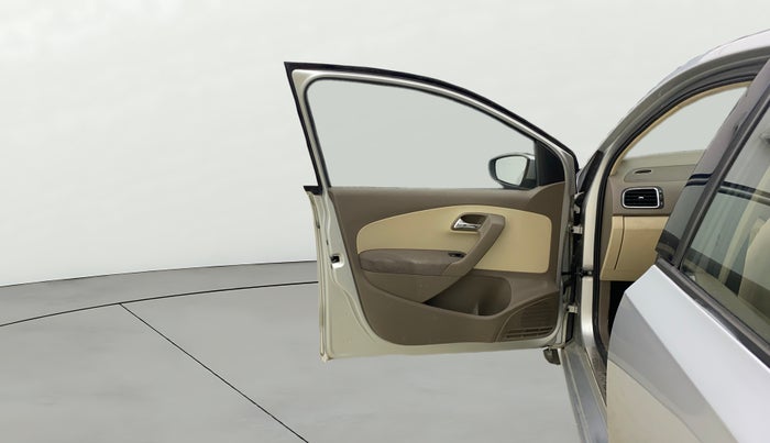 2015 Skoda Rapid AMBITION 1.6 MPI MT, Petrol, Manual, 1,43,066 km, LHS Front Door