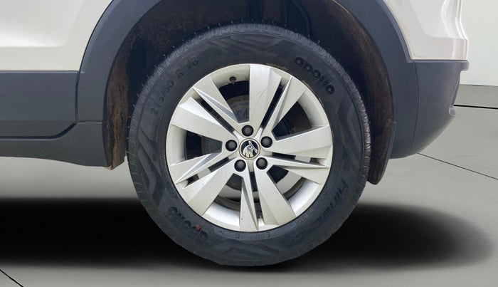 2021 Skoda KUSHAQ AMBITION 1.0L TSI MT, Petrol, Manual, 53,883 km, Left Rear Wheel