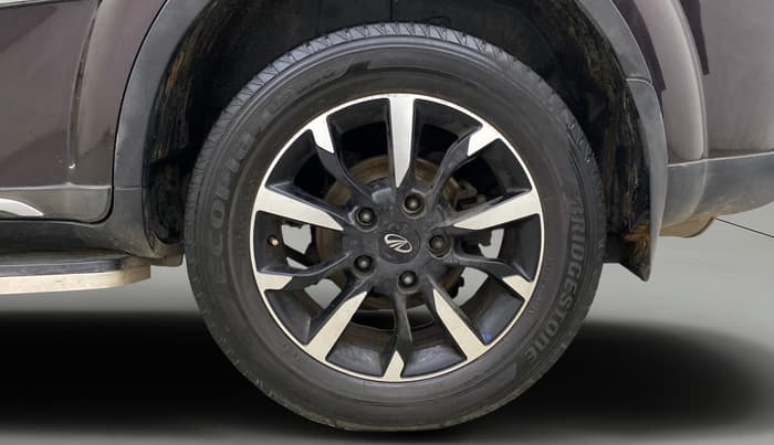 2018 Mahindra XUV500 W11 AT, Diesel, Automatic, 29,981 km, Left Rear Wheel