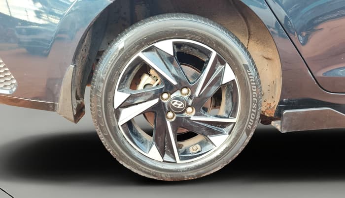 2021 Hyundai Verna SX (O) 1.0 TURBO DCT, Petrol, Automatic, 30,297 km, Right Rear Wheel