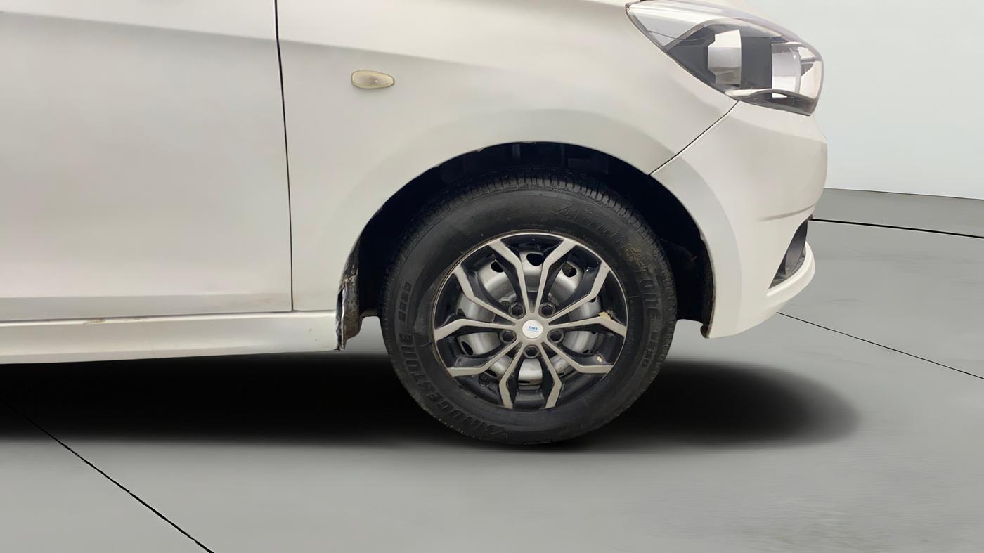 2016 Tata Tiago XE DIESEL, Diesel, Manual, 1,23,710 km, Right Front Wheel