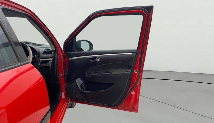 2015 Maruti Swift VXI, Petrol, Manual, 76,694 km, RHS Front Door