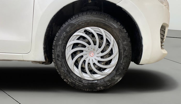 2022 Maruti Swift VXI AMT, Petrol, Automatic, 36,634 km, Right Front Wheel