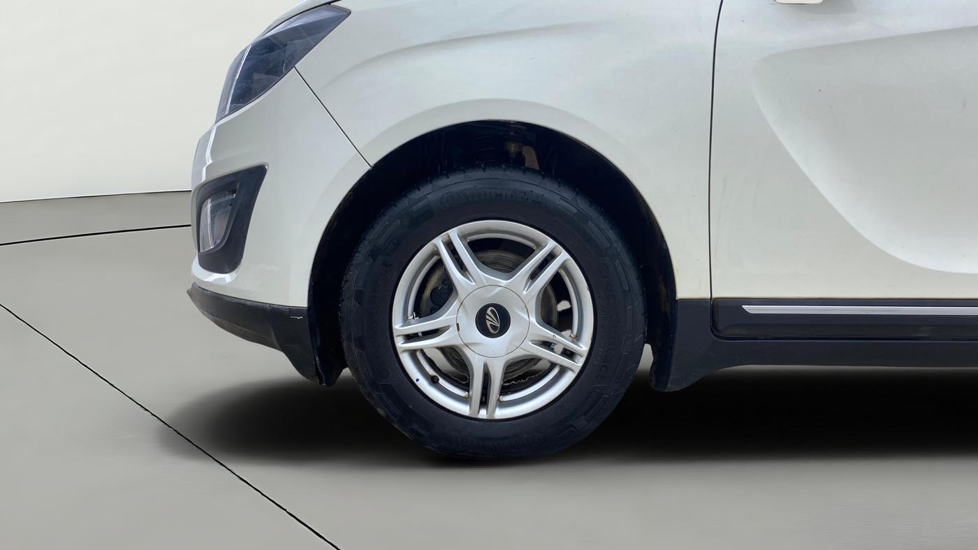 2020 Mahindra MARAZZO M6 8 STR, Diesel, Manual, 73,902 km, Left Front Wheel