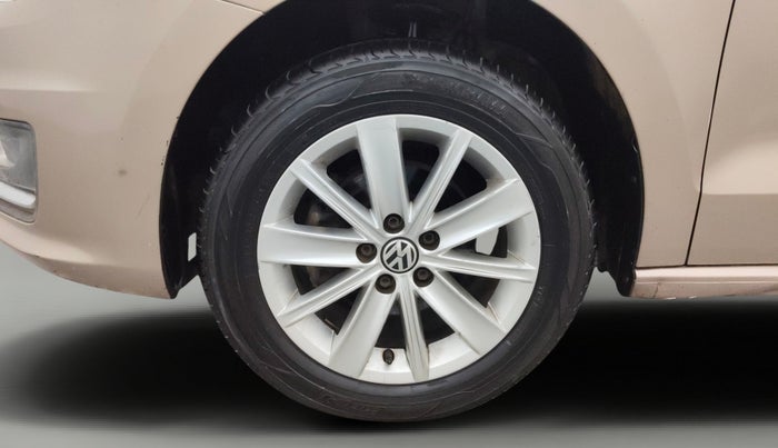 2016 Volkswagen Vento HIGHLINE PETROL AT, Petrol, Automatic, 89,415 km, Left Front Wheel