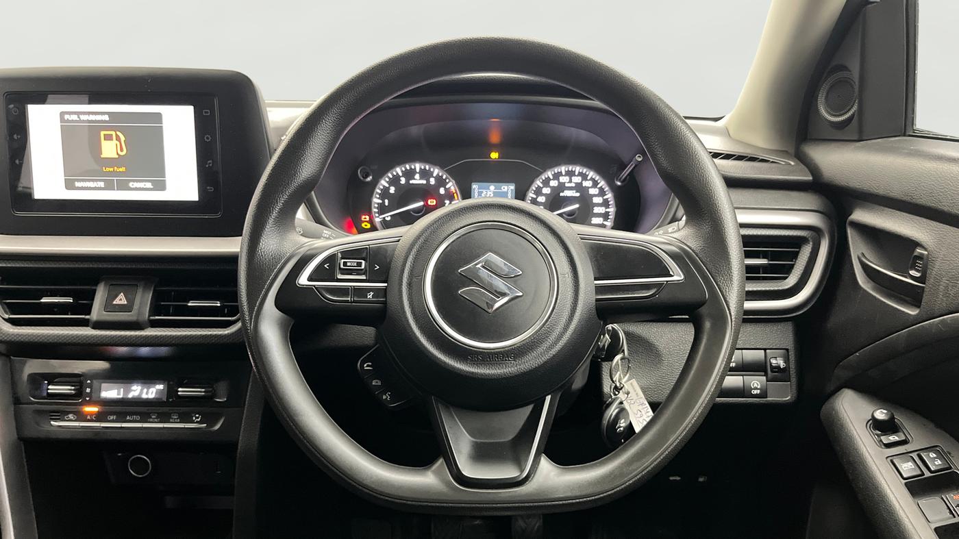 2022 Maruti BREZZA VXI SMART HYBRID, Petrol, Manual, 32,445 km, Steering Wheel Close Up