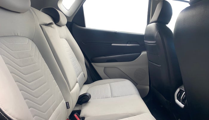 2022 KIA SONET HTX 1.5, Diesel, Manual, 14,039 km, Right Side Rear Door Cabin