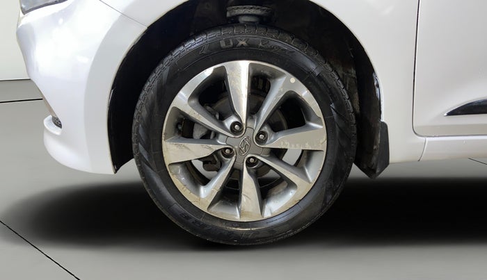 2014 Hyundai Elite i20 ASTA 1.2, Petrol, Manual, 1,07,721 km, Left Front Wheel