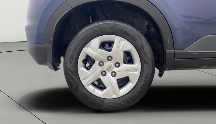 2022 Hyundai VENUE S+ 1.2, Petrol, Manual, 1,01,922 km, Right Rear Wheel