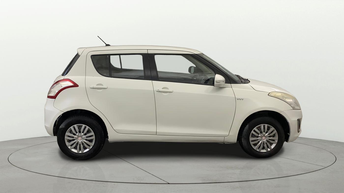 2015 Maruti Swift VXI, Petrol, Manual, 39,588 km, Right Side View