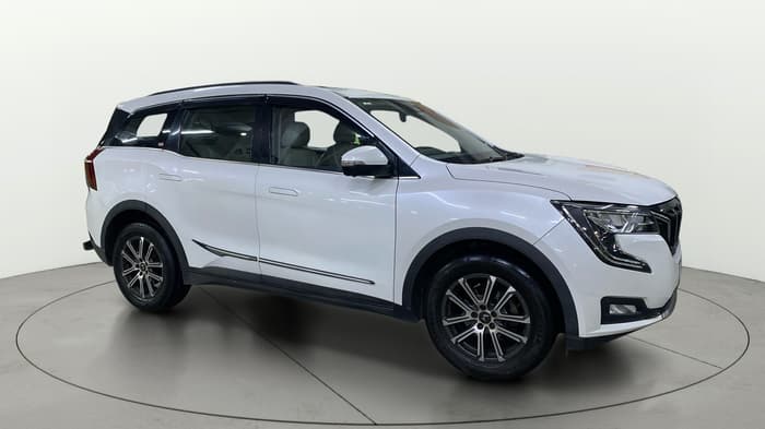 2023 Mahindra XUV700 AX 7 LUXURY P AT 7 STR, Petrol, Automatic, 47,887 km, Right Front Diagonal