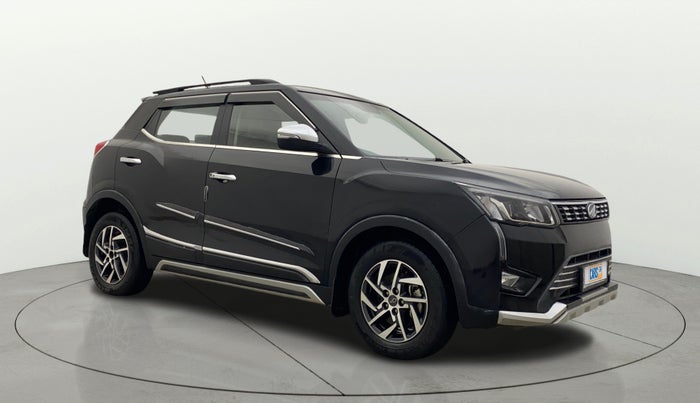 2022 Mahindra XUV300 W8 (O) 1.5 DIESEL, Diesel, Manual, 23,722 km, Right Front Diagonal