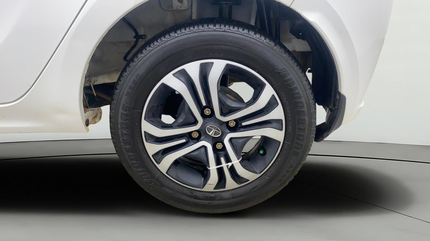 2023 Tata Tiago XT PETROL, Petrol, Manual, 30,715 km, Left Rear Wheel