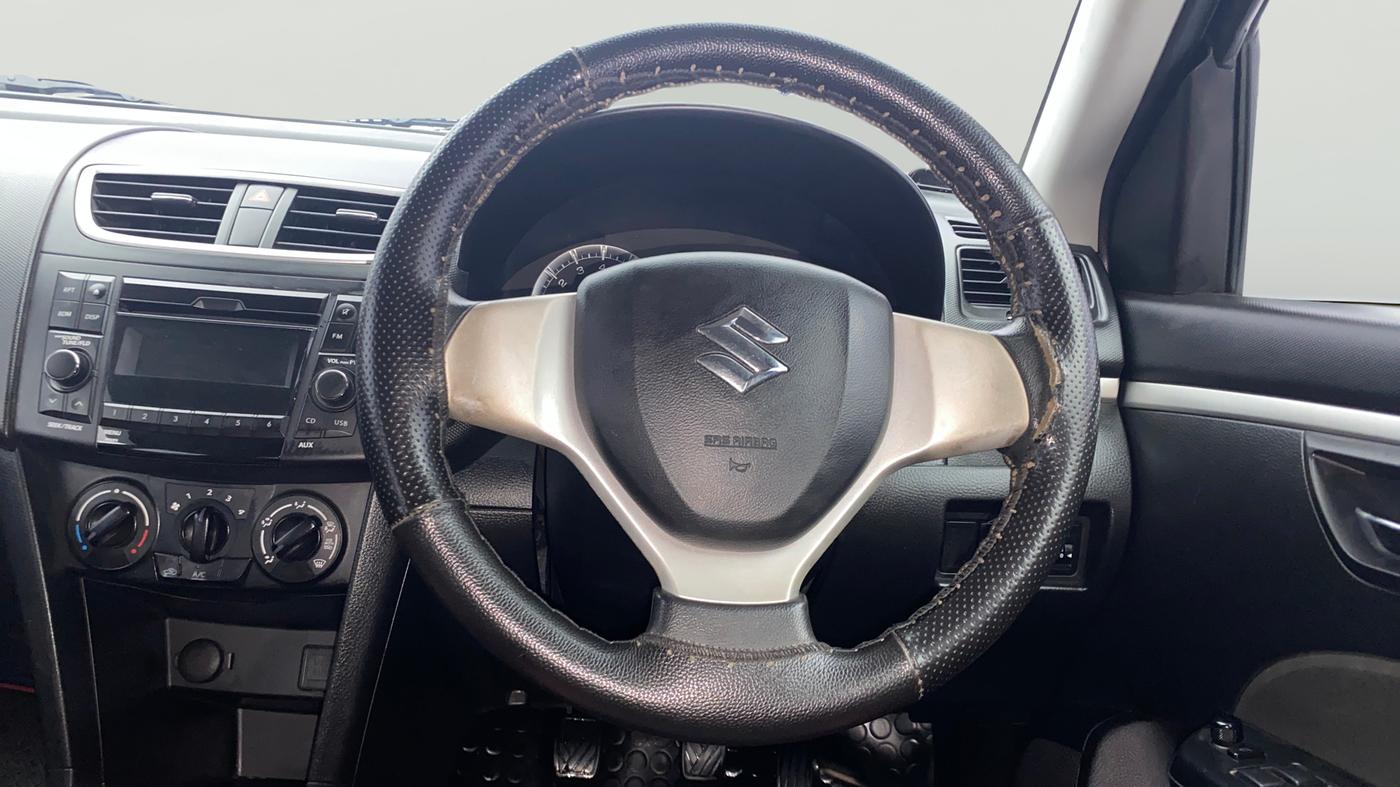 2016 Maruti Swift VXI O, Petrol, Manual, 52,601 km, Steering Wheel Close Up