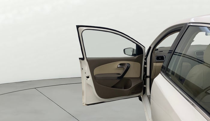 2016 Skoda Rapid AMBITION 1.6 MPI MT, Petrol, Manual, 66,557 km, LHS Front Door