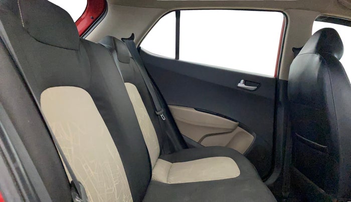 2017 Hyundai Grand i10 SPORTZ (O) 1.2 KAPPA VTVT, CNG, Manual, 63,119 km, Right Side Rear Door Cabin