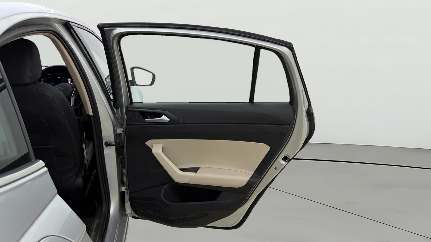 2022 Volkswagen VIRTUS TOPLINE TSI 1.0 MT, Petrol, Manual, 30,440 km, RHS Rear Door