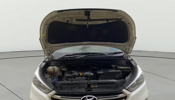 2018 Hyundai Tucson GLS 2WD AT PETROL, Petrol, Automatic, 37,821 km, Open Bonet