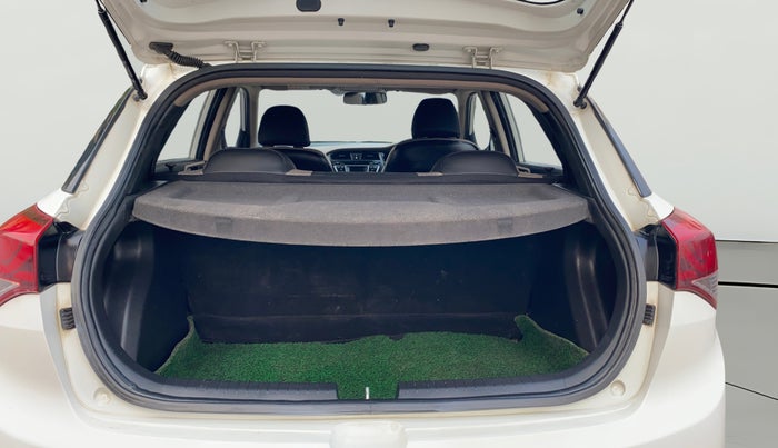 2017 Hyundai Elite i20 SPORTZ 1.2, Petrol, Manual, 20,022 km, Boot Open Zoomed View