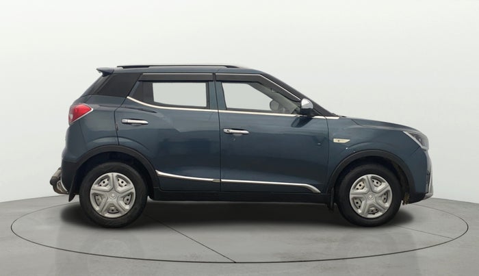 2021 Mahindra XUV300 W4 1.2 PETROL, Petrol, Manual, 54,726 km, Right Side View