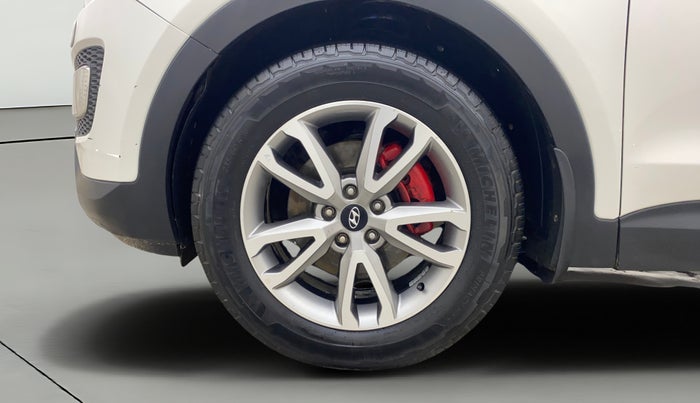 2017 Hyundai Santa Fe 4 WD AT, Diesel, Automatic, 61,184 km, Left Front Wheel