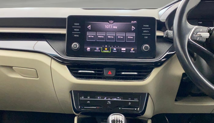 2023 Skoda SLAVIA AMBITION 1.0L TSI MT, Petrol, Manual, 21,654 km, Air Conditioner