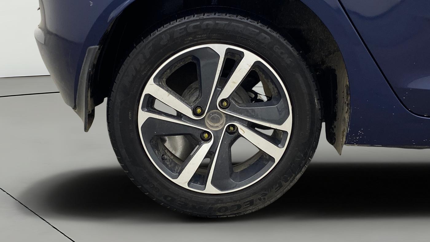 2023 Tata ALTROZ XZA PLUS (O) SUNROOF P , Petrol, Automatic, 26,917 km, Right Rear Wheel