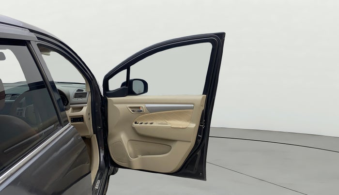 2016 Maruti Ertiga VXI, Petrol, Manual, 1,01,093 km, RHS Front Door