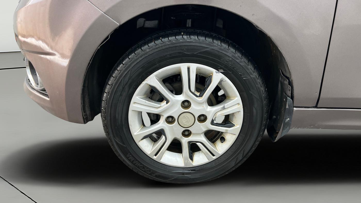 2017 Tata Tiago XZ DIESEL, Diesel, Manual, 93,439 km, Left Front Wheel