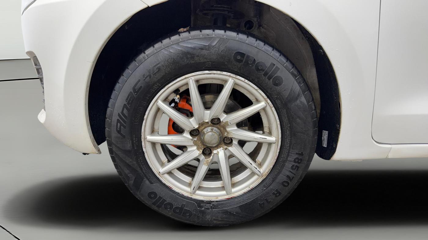 2019 Maruti Swift VXI, CNG, Manual, 65,439 km, Left Front Wheel