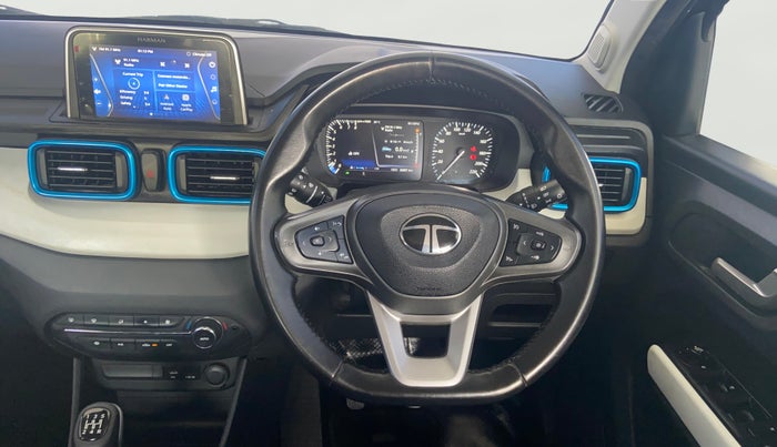 2024 Tata PUNCH Creative Dual Tone MT Sunroof, Petrol, Manual, 25,540 km, Steering Wheel Close Up