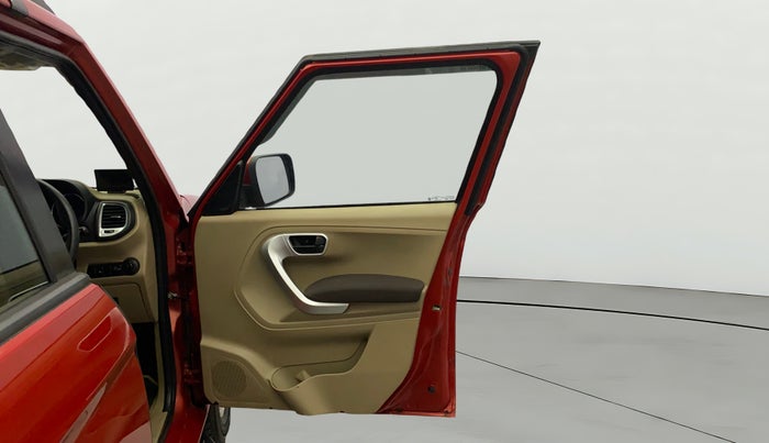 2016 Mahindra TUV300 T8 AMT, Diesel, Automatic, 55,936 km, RHS Front Door