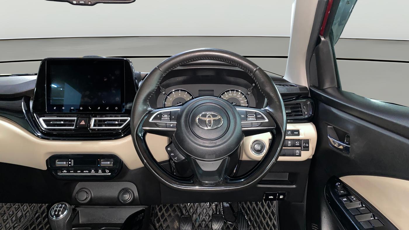 2022 Toyota Glanza V, Petrol, Manual, 32,320 km, Steering Wheel Close Up
