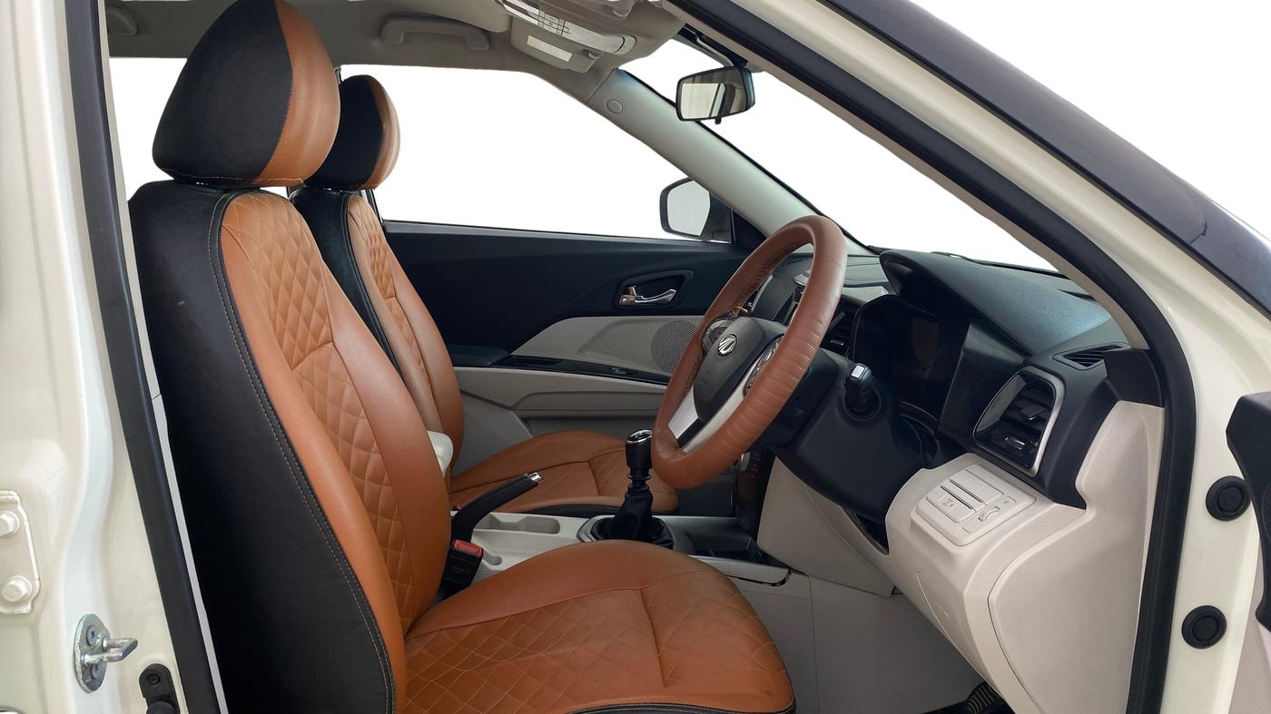 2021 Mahindra XUV300 W8 1.2 PETROL, Petrol, Manual, 98,307 km, Right Side Front Door Cabin