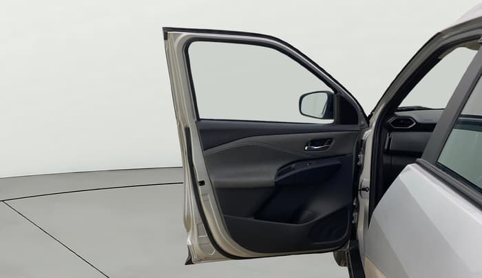 2025 Nissan MAGNITE N-Connecta B4D 1.0 Petrol MT, Petrol, Manual, 2,122 km, LHS Front Door
