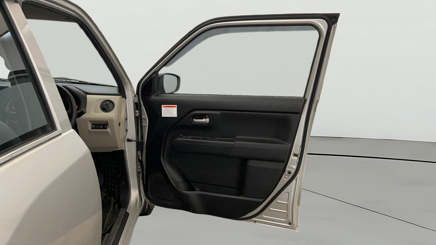 2025 Maruti New Wagon-R VXI CNG 1.0, CNG, Manual, 13,286 km, RHS Front Door