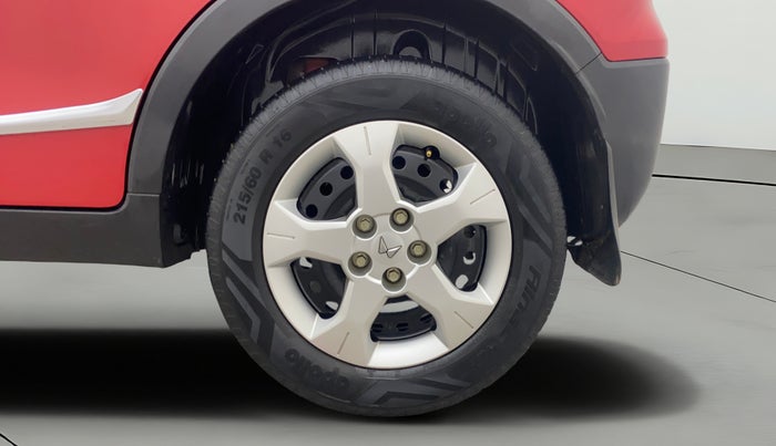 2023 Mahindra XUV300 W6 1.2 PETROL, Petrol, Manual, 3,926 km, Left Rear Wheel