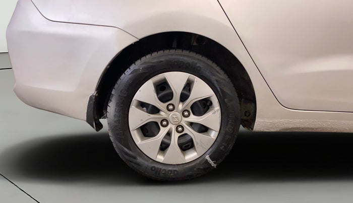 2017 Hyundai Xcent S 1.2, Petrol, Manual, 1,09,122 km, Right Rear Wheel