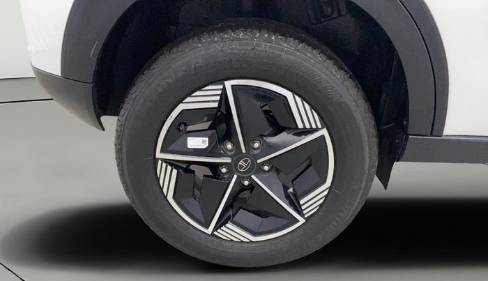 2023 Tata NEXON FEARLESS + SUNROOF DUAL TONE 1.2 PETROL, Petrol, Manual, 271 km, Right Rear Wheel