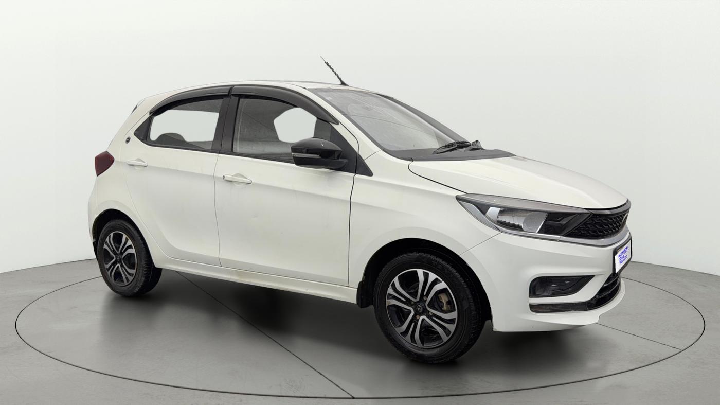 2024 Tata Tiago XT PETROL, CNG, Manual, 29,890 km, Right Front Diagonal