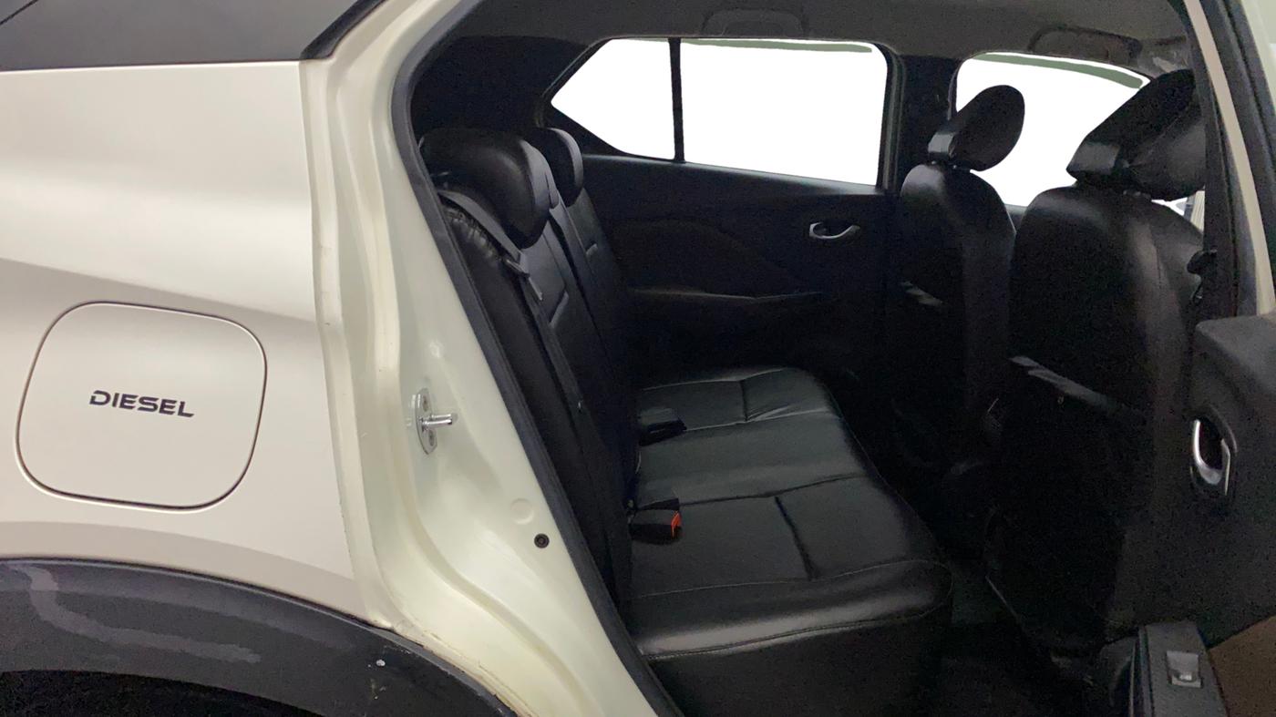 2019 Nissan Kicks XV PREMIUM (O) DIESEL, Diesel, Manual, 1,11,753 km, Right Side Rear Door Cabin
