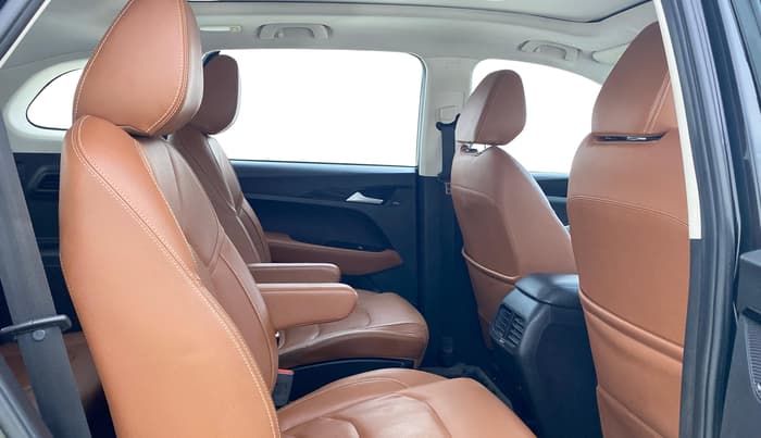 2021 MG HECTOR PLUS SHARP 1.5 PETROL TURBO CVT 6-STR, Petrol, Automatic, 94,098 km, Right Side Rear Door Cabin