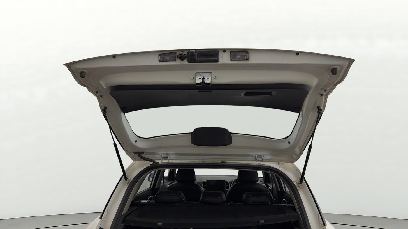 2024 Hyundai VENUE S(O) 1.2, CNG, Manual, 31,830 km, Boot Door Open