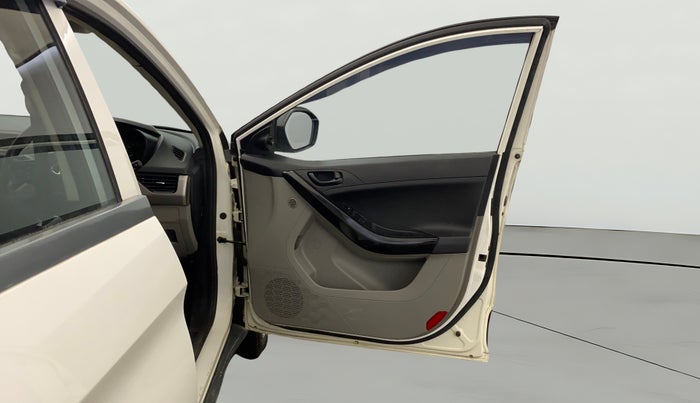 2019 Tata NEXON XM PETROL, Petrol, Manual, 62,158 km, RHS Front Door
