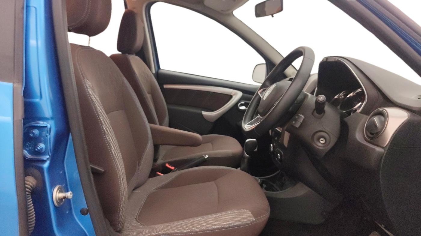 2021 Renault Duster RXZ 1.3 TURBO PETROL CVT, Petrol, Automatic, 38,173 km, Right Side Front Door Cabin