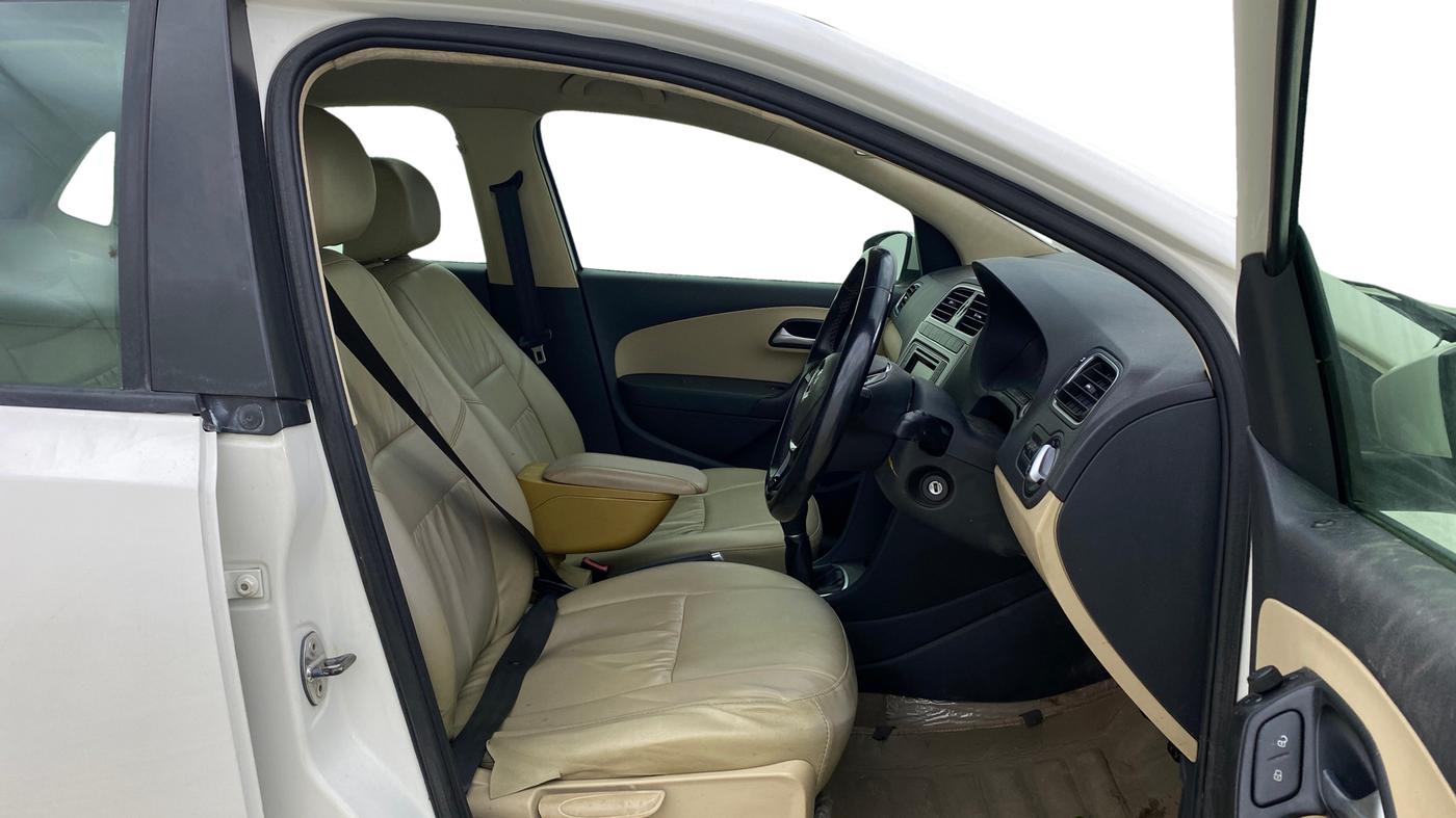 2016 Volkswagen Polo HIGHLINE1.2L, Petrol, Manual, 44,803 km, Right Side Front Door Cabin