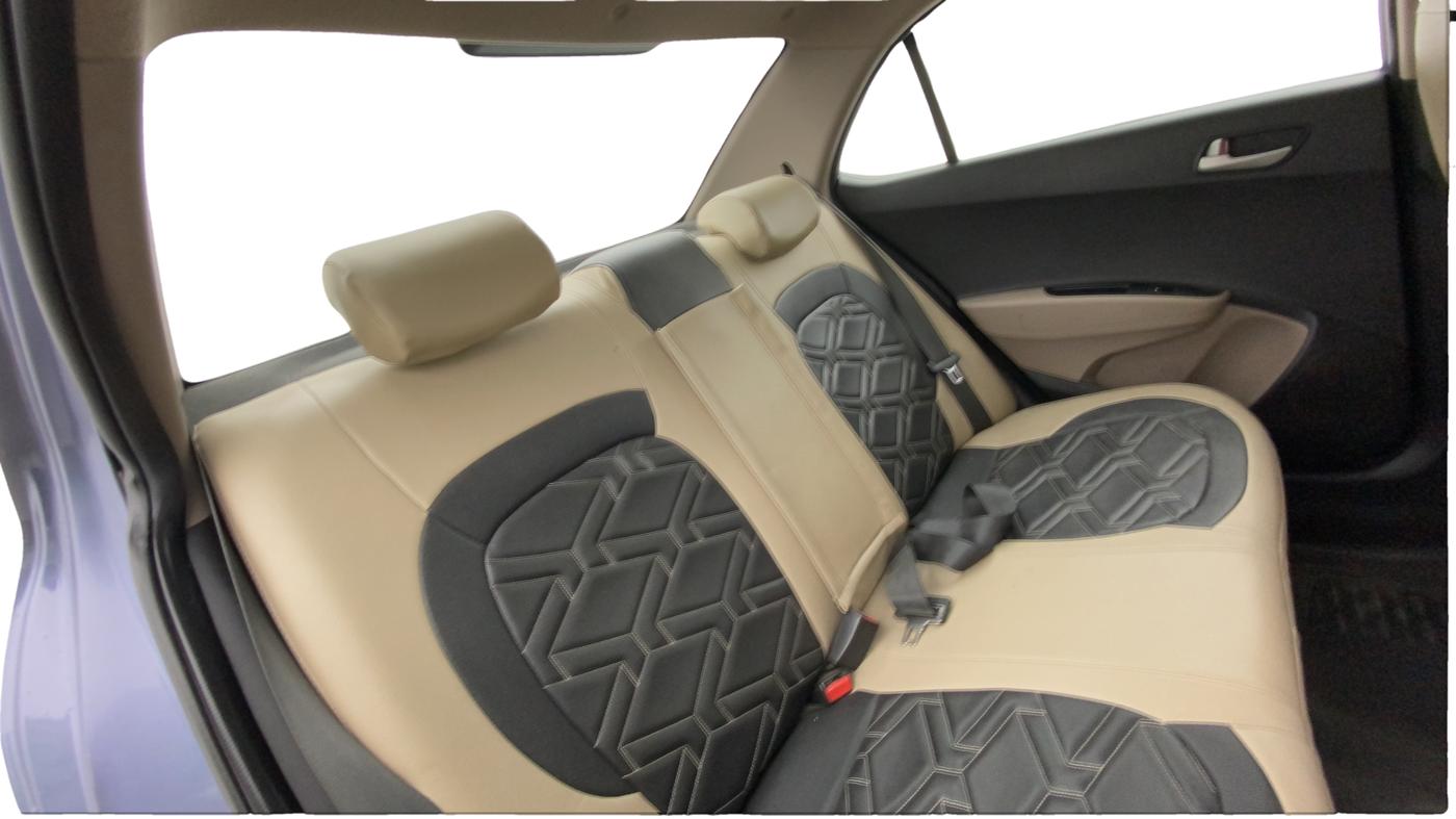 2015 Hyundai Xcent SX AT 1.2 (O), Petrol, Automatic, 79,338 km, Right Side Rear Door Cabin